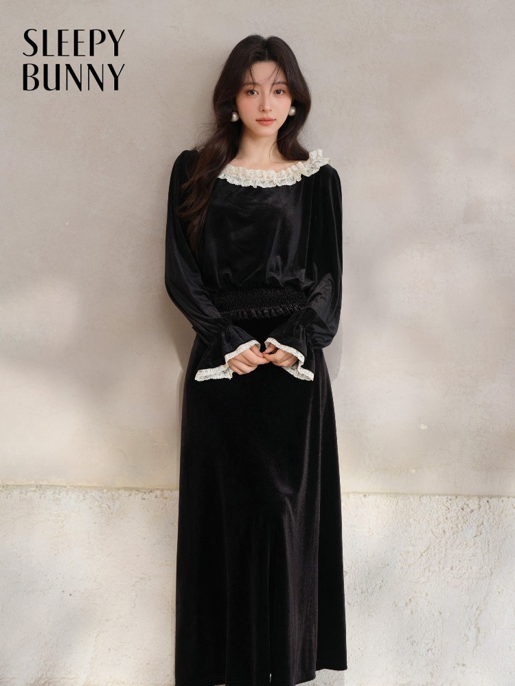 Layered Necklace Set - Retro Lace Trim Velvet Shirt and